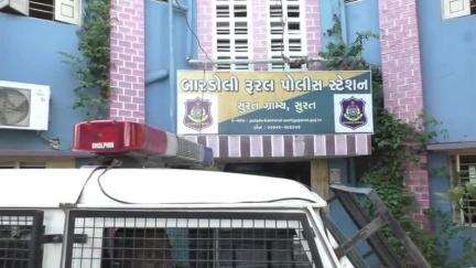 બારડોલી: મોરી-વિહાણ રોડ પર મોટરસાયકલ અને રાહદારીનો અકસ્માત સર્જાયો, માથામાં ગંભીર ઈજા થતા ચાલકનુ મોત નિપજ્યુ