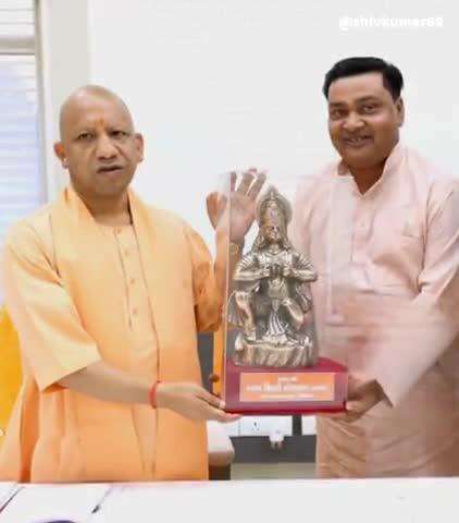 बरखेड़ा नगर पंचायत अध्यक्ष श्याम बिहारी भोजवाल ने मुख्यमंत्री योगी आदित्यनाथ से की मुलाकात चहुंमुखी विकास को लेकर वार्ता