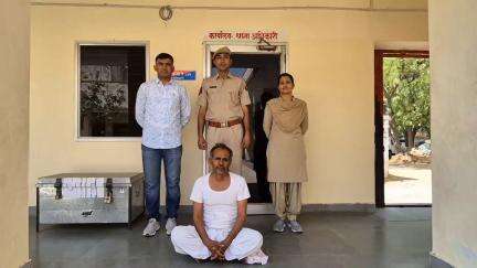 #Balotra: थाना सिणधरी द्वारा ‘‘ऑपरेशन शिकंजा’’ के तहत टाॅप-10 आरोपी सोनाराम गिरफ्तार।

चाय की होटल की आड़ में मादक पदार्थ