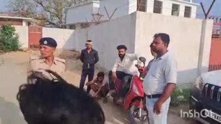 बरौली: कोटवा गांव में खेत में काम करते समय किसान पर गिरा ठनका, मौत हो गई, पुलिस ने शव को पोस्टमार्टम के लिए भेजा