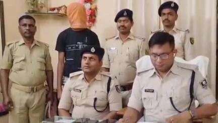 बथनाहा: सोनबरसा में सिर काटकर युवक की हत्या मामले में पुलिस ने अपराधी को किया गिरफ्तार
