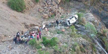 भलेई: सलूणी भड़ेला संपर्क मार्ग पर चकडी नाला में कार खाई में गिरी, एक की मौत और तीन घायल