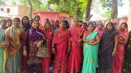 सहदेई बुजुर्ग: सहदेव बुजुर्ग पंचायत के कस्तूरबा गांधी बालिका विद्यालय में अखिल भारतीय आंगनबाड़ी कर्मचारी महासंघ की बैठक आयोजित