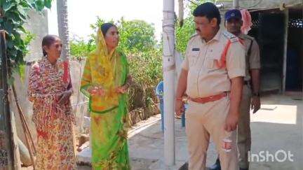 చొప్పదండి: మండల కేంద్రంలో అనుమానాస్పద స్థితిలో మహిళ మృతి, దర్యాప్తు చేస్తున్న పోలీసులు