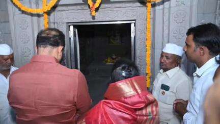 खटाव: सिद्धेश्वर कुरोलीच्या श्री यशवंतबाबा देवस्थान ट्रस्टच्या विकासासाठी पाच कोटींचा निधी देणार : मंत्री जयकुमार गोरे