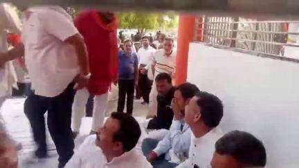महाराजपुर: गढ़ीमलहरा के मुकरबा मंदिर में विधायक कामाख्या प्रताप सिंह ने सत्संग भवन का किया लोकार्पण