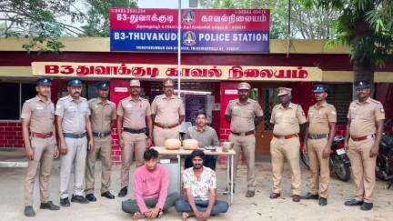திருவெறும்பூர்: தேசிய தொழில்நுட்ப கல்லூரி அருகே இருசக்கர வாகனத்தில் கஞ்சா கடத்தி வந்த நபர்கள் கைது