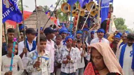 दरौली: तियर गांव में बाबा साहेब की जयंती पर निकला जुलूस