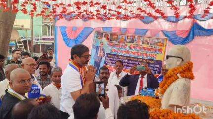 कौआकोल: नक्सल प्रभावित इलाका कौवाकोल में डॉक्टर भीमराव अंबेडकर की जयंती समारोह में पहुंचे राजद विधायक