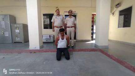 #Balotra: पुलिस थाना सिणधरी द्वारा ‘‘ऑपरेशन अखरोट’’ के तहत अवैध बजरी खनन के विरूद्ध कार्यवाही।

एक ट्रेक्टर-टोली जब्त।