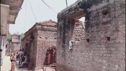ढाका: कुंडवा चैनपुर थाना के जटवलिया गांव में एक घर में हुआ बम विस्फोट