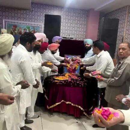 ਨਿਹਾਲ ਸਿੰਘਵਾਲਾ: ਅੱਜ ਬਨੀ ਕਲਾ ਵਿੱਚ ਮਨਾਇਆ ਬਾਬਾ ਸਾਹਿਬ ਡਾਕਟਰ ਭੀਮ ਰਾਓ ਅੰਬੇਡਕਰ ਦਾ ਜਨਮ ਦਿਹਾੜਾ ਕੀਤੀਆਂ ਫੁੱਲ ਮਲਾਵਾਂ ਪੇਟ