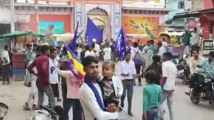 बड़ागांव धसान: बड़ागांव में डॉ. भीमराव अम्बेडकर की जयंती धूमधाम से मनाई गई, निकाली गई रैली