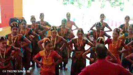செங்கோட்டை: செங்கோட்டை அருள்மிகு ஆறுமுகசாமி ஜீவசமாதியில்வைத்து பரதநாட்டிய அரங்கேற்றம் நடைபெற்றது