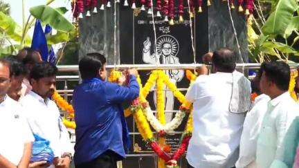 ಗಂಗಾವತಿ: ಪಟ್ಟಣದಲ್ಲಿ ಅಂಬೇಡ್ಕರ್ ಜಯಂತಿ ಕಾರ್ಯಕ್ರಮಕ್ಕೆ ಶಾಸಕ ಗಾಲಿ ಜನಾರ್ಧನರಡ್ಡಿ ಚಾಲನೆ