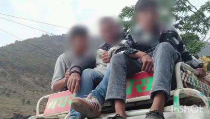 कपकोट: शामा बैंड में कपकोट पुलिस ने चैकिंग अभियान चलाया, क्षमता से अधिक सवारी ढोने पर वाहन किया सीज और DL निरस्तीकरण किया