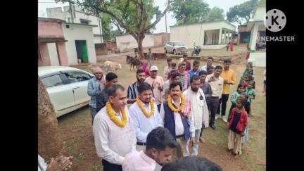बिरनी: बलिया पंचायत के कन्या मध्य विद्यालय में जिला परिषद सदस्य ने शौचालय और पेयजल निर्माण कार्य का किया शिलान्यास