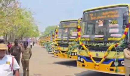 கும்பகோணம்: பணி நியமன ஆணைகளை வழங்கி புதிய பேருந்துகளை பேருந்து நிலையத்தில் கொடியசைத்து துவக்கி வைத்தார்
