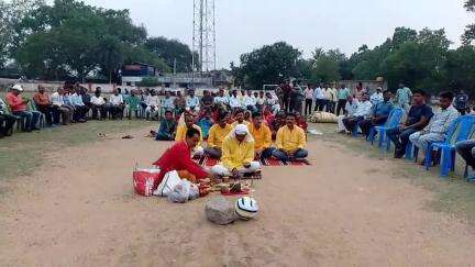 নিতুড়িয়া: পইলা বৈশাখ উপলক্ষে মাঠ পুজো পারবেলিয়া  সরস্বতী ক্লাবের উদ্যোগে