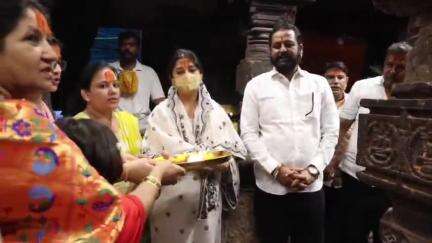 तुळजापूर: सिनेअभिनेत्री प्राजक्ता माळी यांनी घेतले श्री तुळजाभवानी देवींचे दर्शन
