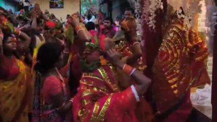 गोइलकेरा: ढीपासाई में माता तारणी मंदिर के नवनिर्माण के लिए कलश यात्रा निकाली गई, श्रद्धालुओं की उमड़ी भीड़