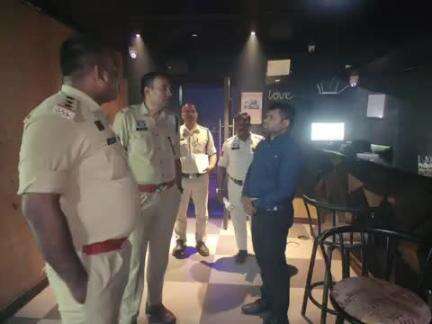 नवा रायपुर में स्थित क्लब और होटलों में पुलिस ने किया निरीक्षण, समय पर बंद करने के दिए निर्देश