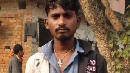 खजनी: खजनी क्षेत्र के महुआडाबर चौकी के डूमरघाट गांव में पारिवारिक विवाद से क्षुब्ध युवक ने फांसी लगाकर की आत्महत्या