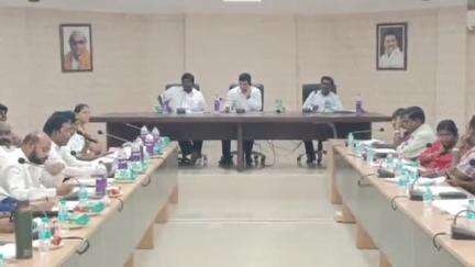 திருவொற்றியூர்: மாநகராட்சி பள்ளியில் கஞ்சா விற்பனை - மணலி மண்டல கூட்டத்தில் வடக்கு மண்டல ஆணையரிடம் அதிமுக கவுன்சிலர் புகார்