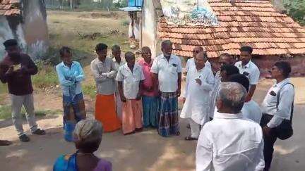 இலுப்பூர்: இறையூர் வேங்கை வயல் கிராமத்தில் பட்டியலின மக்களை சந்தித்தார் பீகார் மாநில MP ராஜா ராம் சிங் குஷ்வாஹா