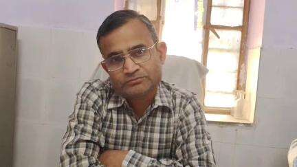 कठूमर: खेडली में बिना लाइसेंस और डिग्री के छोलाछाप डॉक्टर व लैब संचालक कर रहे इलाज, जल्द होगी कार्रवाई: CMHO योगेंद्र