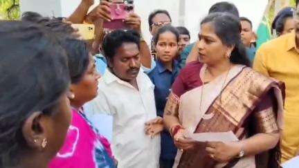 కైలాసపట్నం బాణాసంచా బాధితులకు ప్రభుత్వం  తరపున నష్టపరిహారం చెక్కును అందజేసిన హోం మంత్రి అనిత