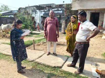 टेटिया बम्बर: पीएम आवास योजना: प्रथम किस्त लेने के बाद भी काम शुरू नहीं करने वालों का बीडीओ ने किया निरीक्षण