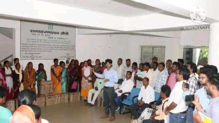 सिल्ली: सिल्ली में जनजातीय क्षेत्रीय योजना अंतर्गत सिलाई मशीन का किया गया वितरण