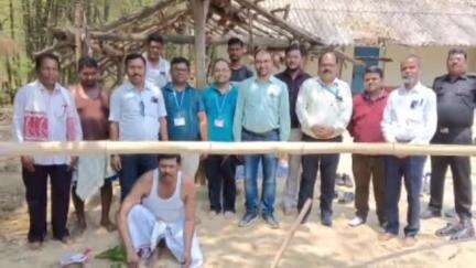 मुसाबनी: बागजाता में जाहेरगढ़ चारदीवारी व सोलर जलमीनार का यूसीआईएल अधिकारी ने किया शिलान्यास