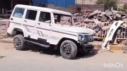 बालेसर: बालेसर कस्बे के निकट एसयूवी पलटने से तीन लोग हुए चोटिल