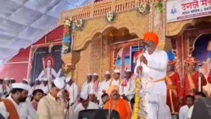 शिरूर कासार: श्रीक्षेत्र नारायण गडाच्या अखंड हरिनाम नारळी सप्ताह समारंभास राक्षसभुवन येथे मनोज जरांगे पाटील यांनी दिली भेट