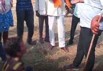 గాంధారి: తిమ్మాపూర్ గ్రామంలో దొంగకు దేహశుద్ధి చేసి పోలీసులకు అప్పగించిన గ్రామస్తులు