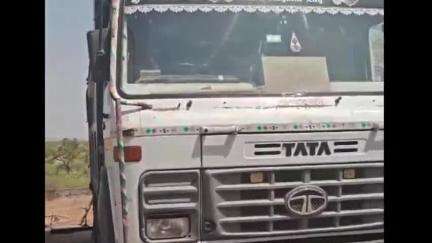 सिणधरी: सिणधरी पुलिस टीम ने ऑपरेशन अखरोट के तहत अवैध बजरी से भरा डंपर किया ज़ब्त, एक आरोपी को किया गिरफ्तार