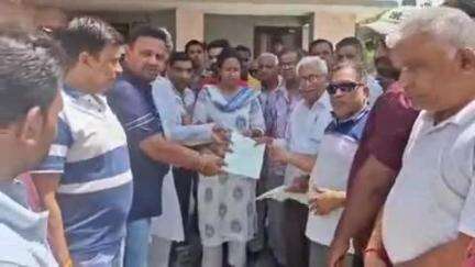 मसूदा: सकल जैन समाज ने जैन संतों पर हमला मामले में तहसीलदार मसूदा को प्रधानमंत्री, राष्ट्रपति व मुख्यमंत्री के नाम सौंपा ज्ञापन