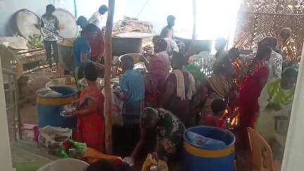 சாத்தான்குளம்: சங்கரன் குடியிருப்பு ஆலயத்தில் புனித வியாழனை முன்னிட்டு சிறப்பு அசன விருந்து நடைபெற்றது