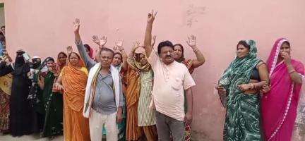 मधुबन: मधुबन में चयनित पीएम श्री विद्यालय में मध्य विद्यालय कन्या के विलय पर ग्रामीणों ने किया विरोध #jansamasya
