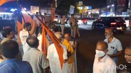 കുന്നത്തുനാട്: ഹിന്ദു ഐക്യവേദിയുടെ നേതൃത്വത്തിൽ പെരുമ്പാവൂരിൽ പ്രതിഷേധ പ്രകടനം നടത്തി