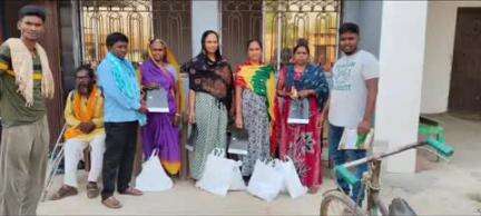 असरगंज: बड़की हथिया गांव के पास जल छाजन ने 65 किसानों को कृषि किट और मूंग बीज वितरित किए