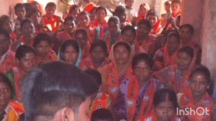 कौआकोल: भाजपा पूर्वी मंडल अध्यक्ष ने कौवाकोल में आदिवासी समुदाय की महिलाओं के बीच चलाया जागरूकता अभियान
