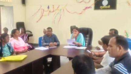 मुसाबनी: प्रखंड आपूर्ति पदाधिकारी ने सभी डीलरों के साथ समीक्षा बैठक की