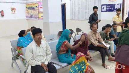 केिशनपुर: सामुदायिक स्वास्थ्य केंद्र में डॉक्टरों की जगह अन्य कर्मचारी कर रहे इलाज