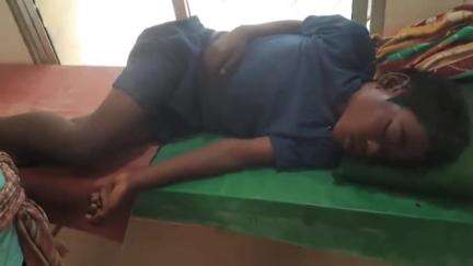 बोलबा: बोलबा के बेहरीनबासा जंगल में चिरौंजी तोड़ते समय पेड़ से गिरकर युवक गंभीर रूप से घायल
