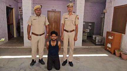 #Balotra: ऑपरेशन शिकंजा के तहत 10000₹ का ईनामी अपराधी अनिल उर्फ अनवरखां गिरफ्तार।

जिला स्तर की टाॅप-10 सूची में था शामि