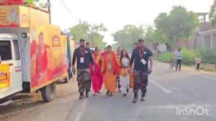 डिबाई: रामघाट क्षेत्र के गांव जरगवा में सनातनी युवा जोड़ों की पदयात्रा को लेकर पहुंची हर्षा रिछारिया