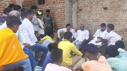 नावानगर: नावानगर प्रखंड के पनियारी गांव में सड़क दुर्घटना में किशोर की मौत, स्थानीय विधायक ने परिजनों से की मुलाकात
